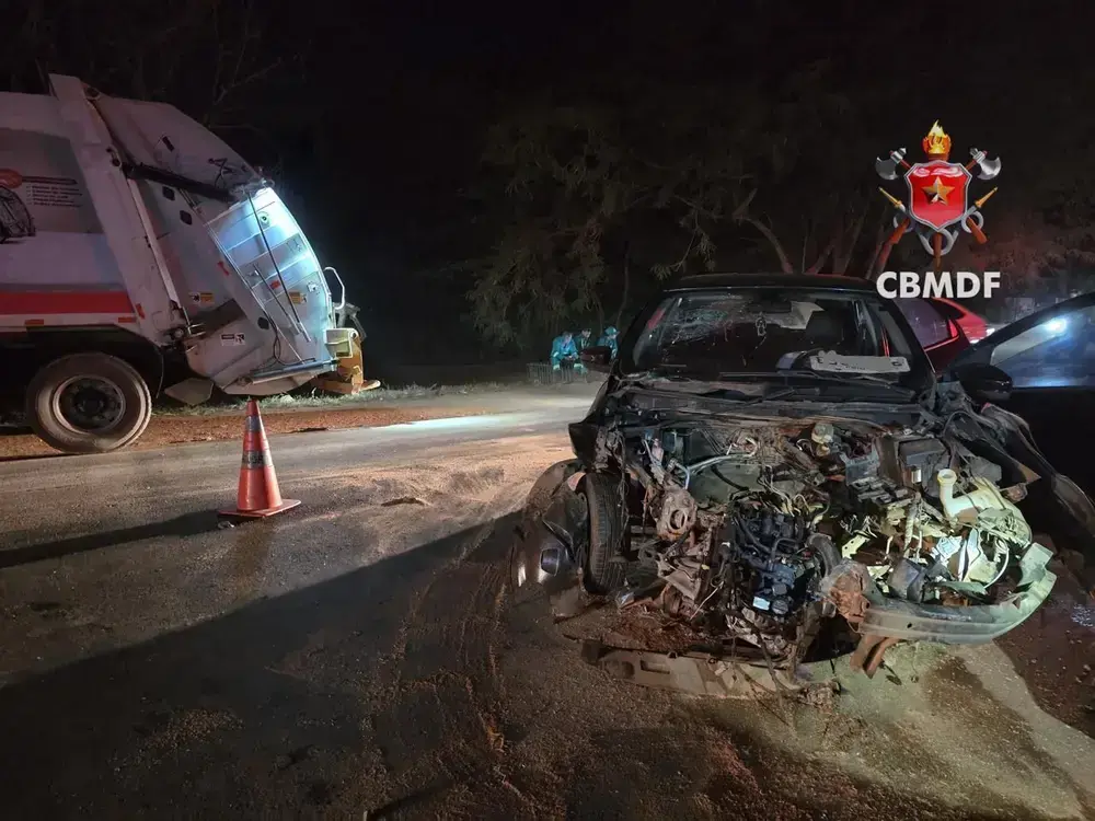 Acidente entre carro, caminhão e ônibus deixa ferida em Sobradinho