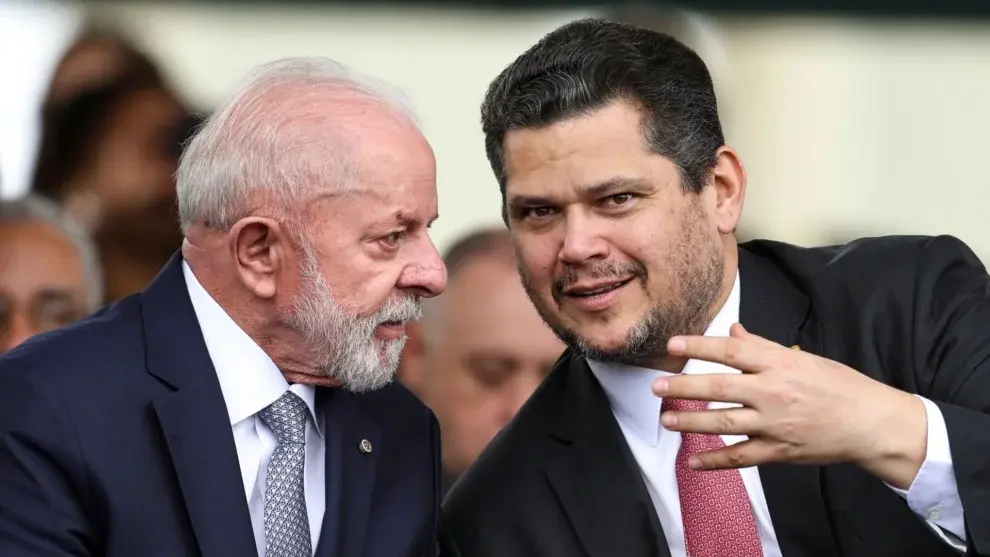 Alcolumbre busca acordo com Lula após derrota de Messias