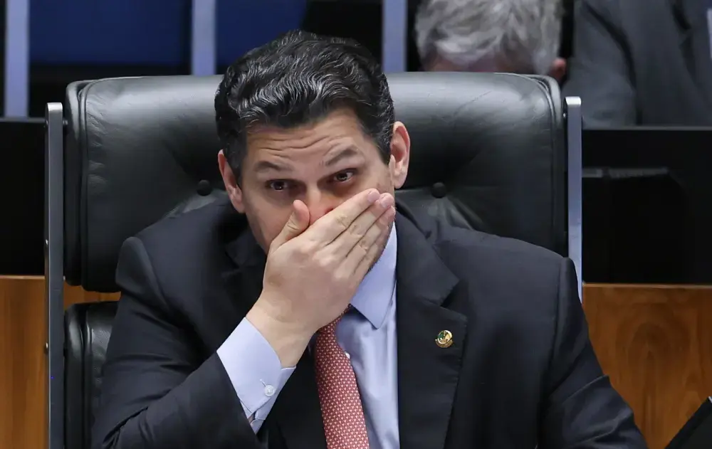 Alcolumbre: PEC do fim da escala 6x1 vai a comissões no Senado