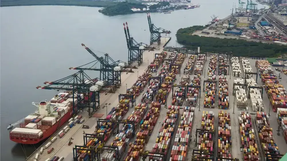 Alta das exportações reduz déficit da conta corrente, diz BC