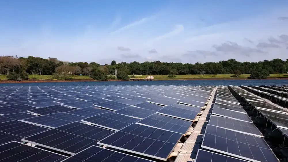 Brasil cai para 5º no ranking global de energia solar em 2025