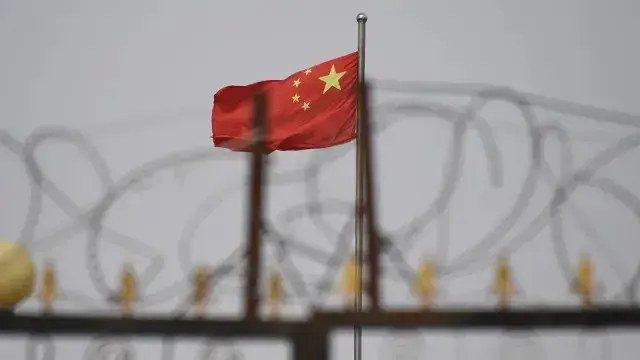 China condena dois ex-ministros da Defesa à morte com sursis