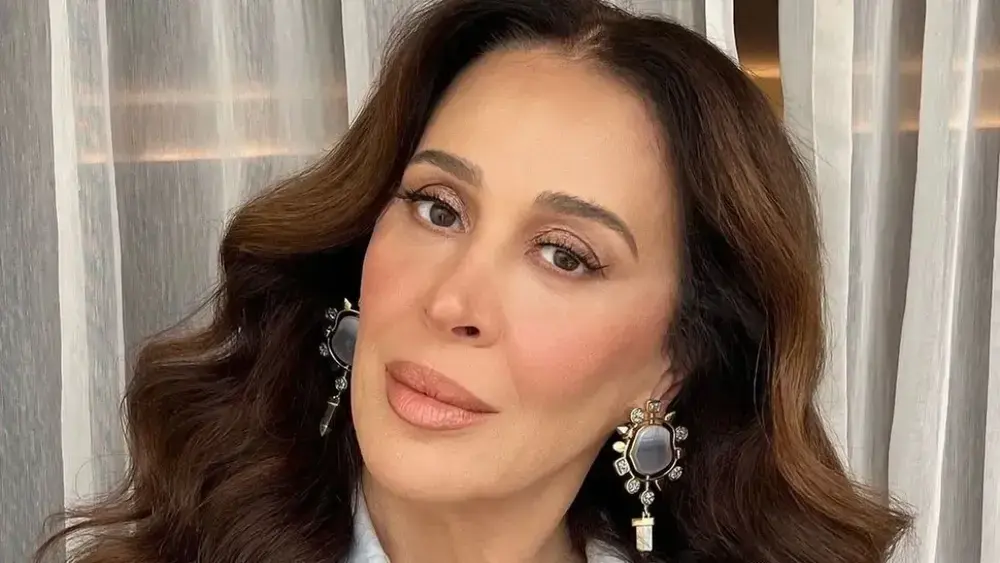 Claudia Raia relembra boatos de HIV e apoio a Collor