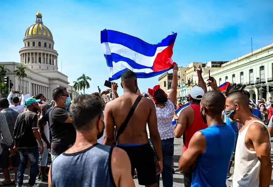 Crise de medicamentos em Cuba: 'Estão nos matando aos poucos