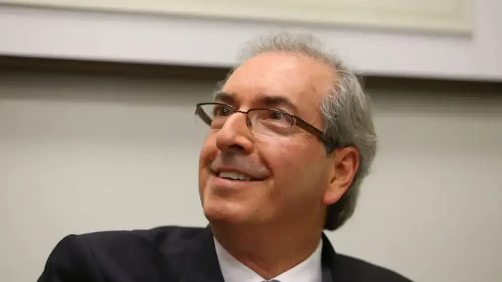 Cunha nega irregularidades em emendas e fala em 'interlocução política