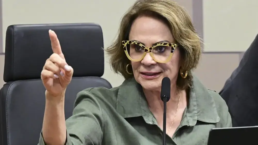 Damares cobra fim da saidinha após caso Saidão