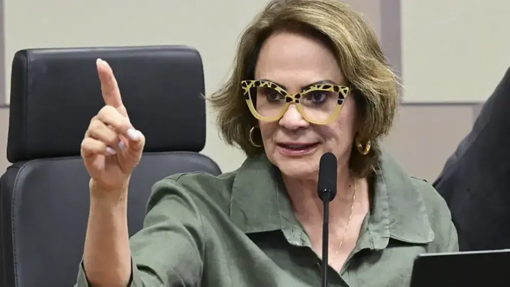 Damares cobra fim da saidinha após caso Saidão