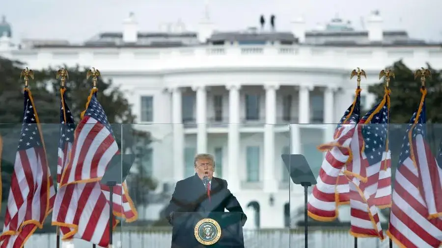 Governo Trump usa tiroteio para defender salão de baile na Casa Branca
