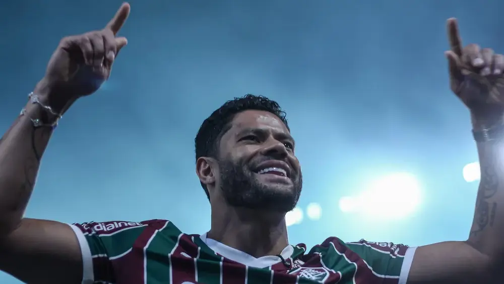 Hulk marca, mas Grêmio busca empate com estreantes