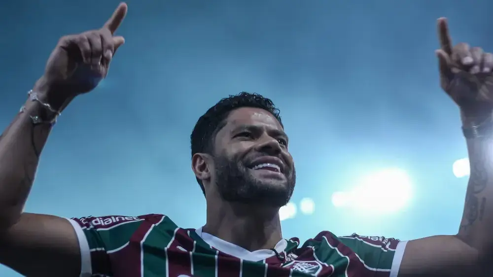 Hulk marca, mas Grêmio busca empate com estreantes