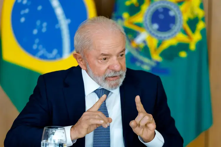 Lula recua de programa para devolução de celular roubado
