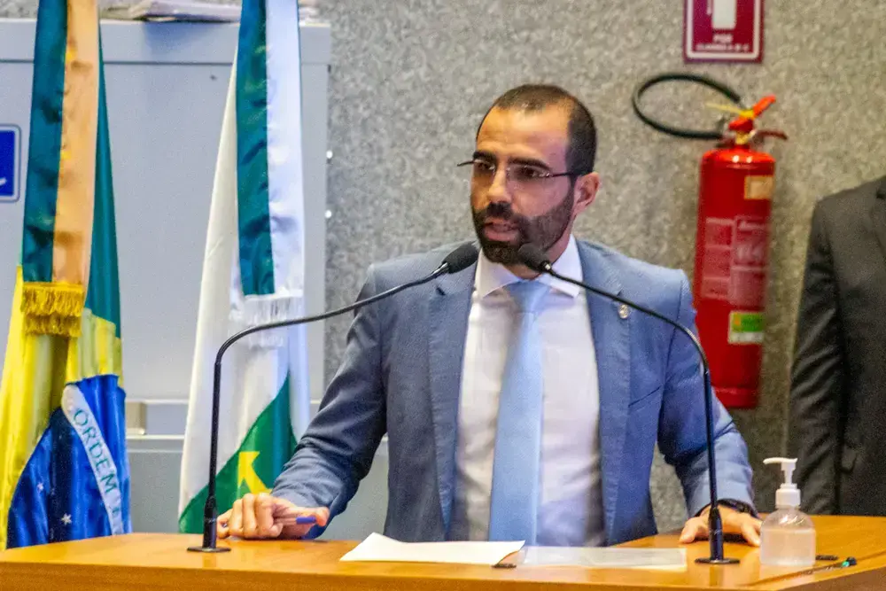 Manzoni lança candidatura a deputado federal com festa no Hípica Hall