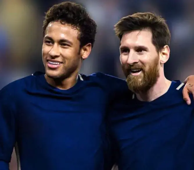 Neymar ganha mais que Messi, mas rende menos no Santos