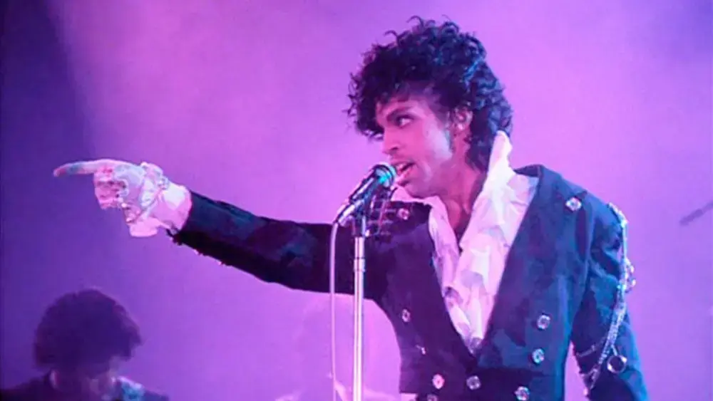 Prince: novo disco póstumo "Timeless" sai em agosto