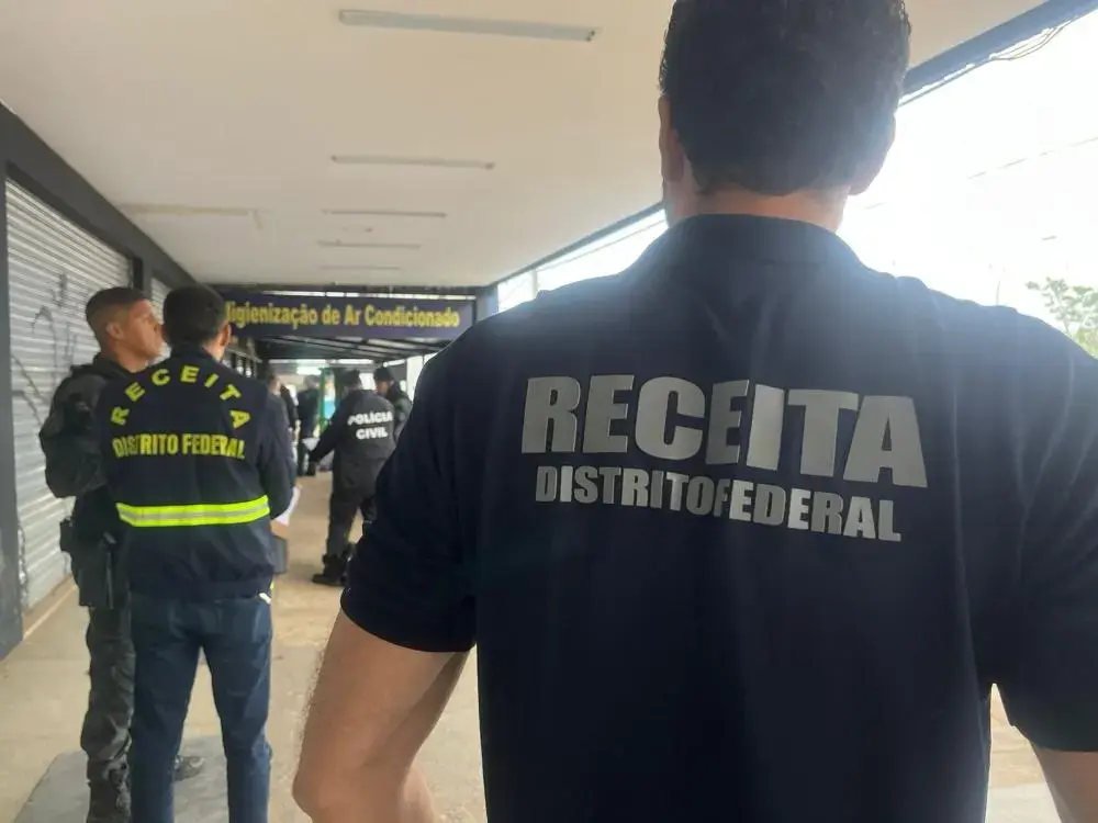 Receita do DF apreende 202 iPhones e R$ 2,5 milhões em mercadorias