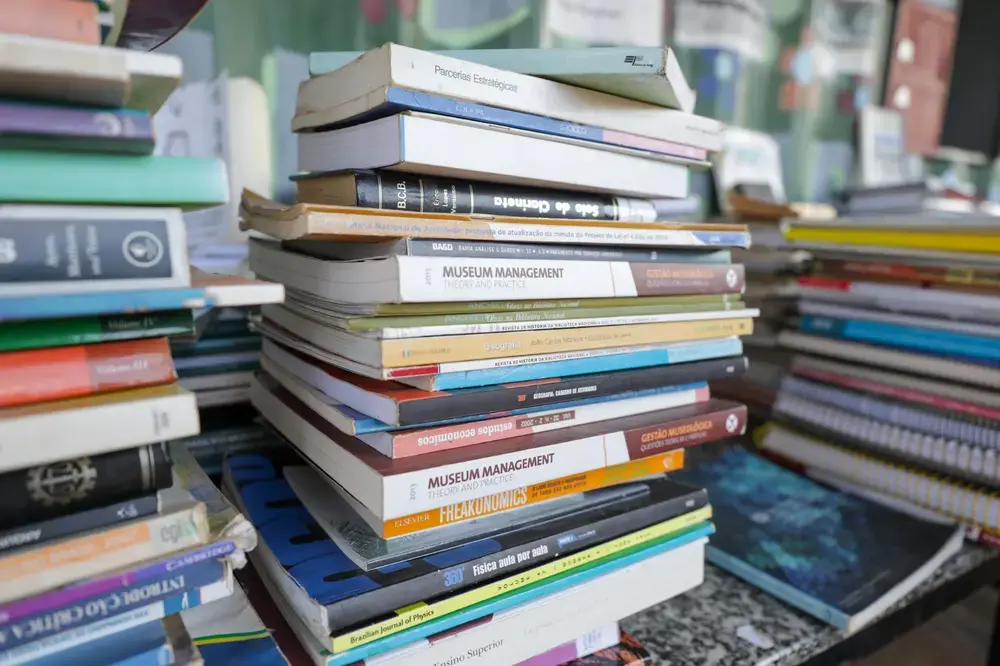 Venda de livros cresce 6,5% em 2025 e faturamento atinge R$ 4,5 bi