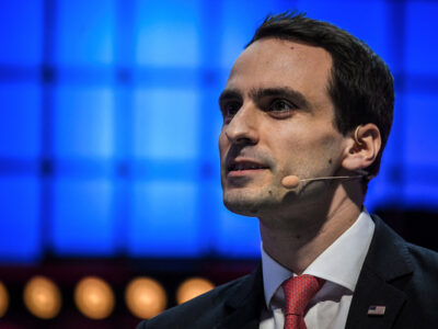 Casa Branca acusa China de copiar IA em escala industrial