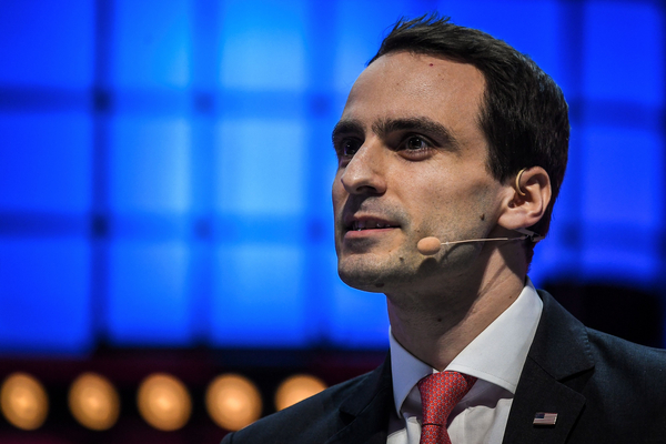 Casa Branca acusa China de copiar IA em escala industrial