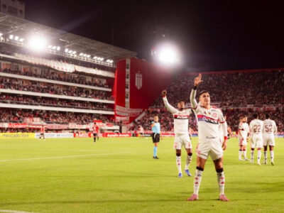 Flamengo empata, mas Arrascaeta fratura a clavícula