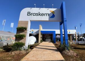 Petrobras abre mão de preferência e firma acordo Braskem