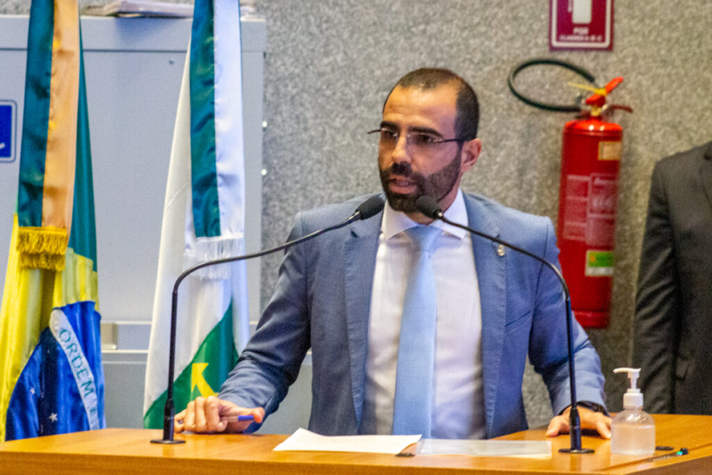 Manzoni lança candidatura a deputado federal com festa no Hípica Hall