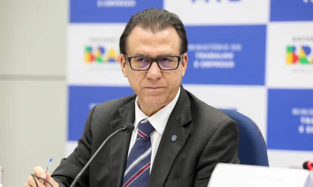 Marinho cobra Congresso sobre fim da escala 6x1 e trabalho por app