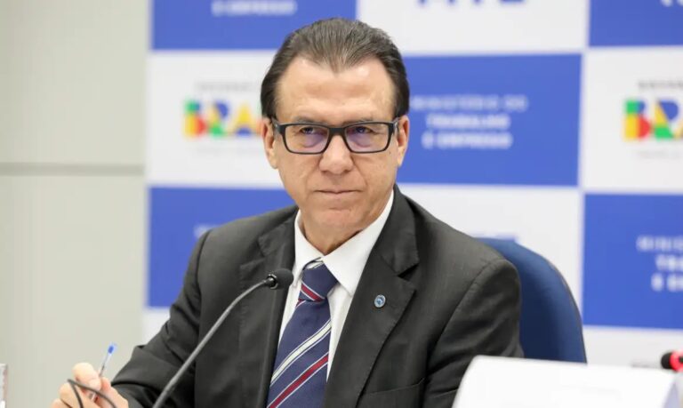 Marinho cobra Congresso sobre fim da escala 6x1 e trabalho por app