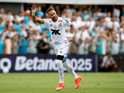 Neymar marca, Santos vence Bragantino e escapa do Z4