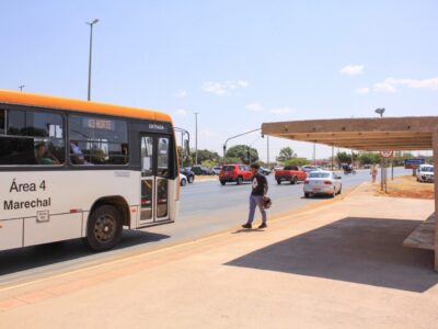 Roubos em ônibus do DF caem 52% com pagamento digital