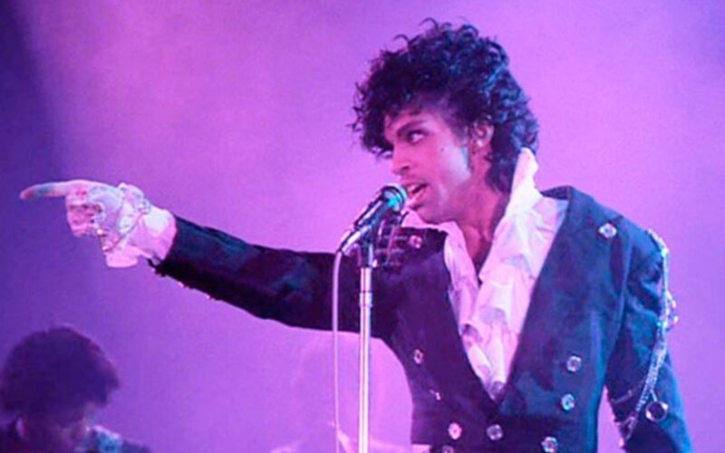 Prince: novo disco póstumo "Timeless" sai em agosto